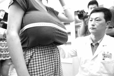 <em>发育正常</em>的12岁<em>女孩</em>胸围在70~90厘米之间