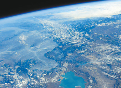 女航天员王亚平——为地球拍写真