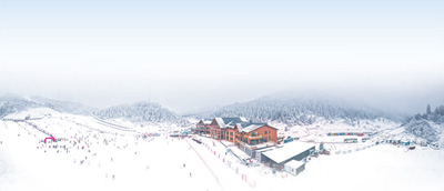 山城小镇 建起专业雪场（走向冬奥·大众冰雪故事）