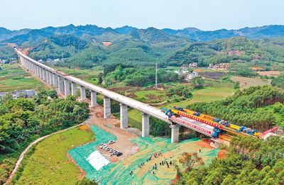 贵南高铁图片:贵南高铁广西段正线桥梁工程全面竣工