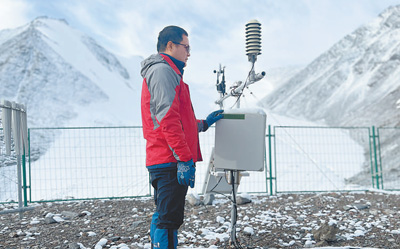 研究员王飞腾——攀高寒冰川探应用前沿