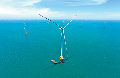 全球首台十六兆瓦超大容量海上风电机组并网发电