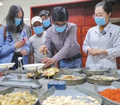 为构建人类卫生健康共同体贡献中国智慧