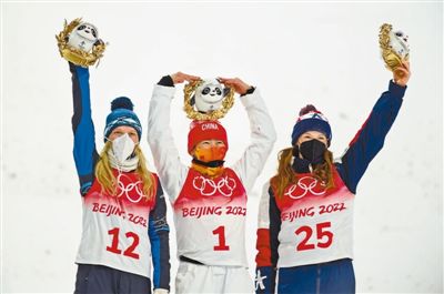 冬奥会金牌图片:自由式滑雪女子空中技巧