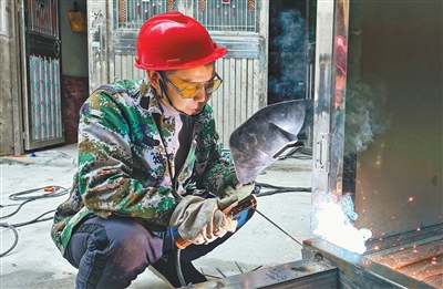 
广东省第二人民医院黄牛号贩子票贩子代网上预约代挂号电话一次技能培训，让脱贫户老黎增收有底（关心困难群众生产生活）