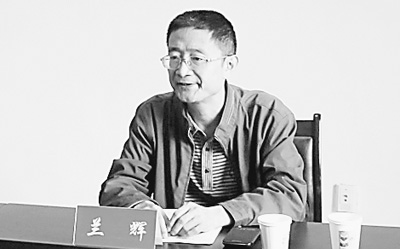 奔走在排忧解危的路上—记北川人民心中的好县长兰辉