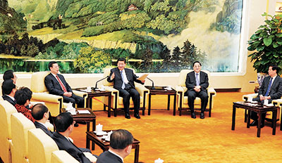 习近平念两副春联向统一战线广大党员致以新春的祝福 习近平念两副春联向统一战线广大党员致以新春的祝福