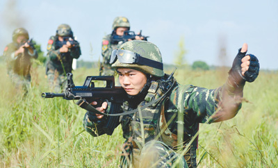 9月11日,武警湖北总队2017年特战分队干部骨干比武竞赛在训练基地