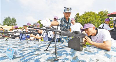 軍營開放活動在武漢舉行 有看頭更有學(xué)頭(圖1)