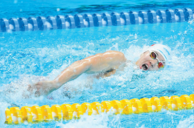 亚运会游泳比赛第二日 中国队再获3块金牌