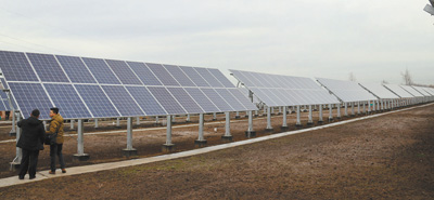 中国援建哈萨克斯坦太阳能及风能电站投入使用