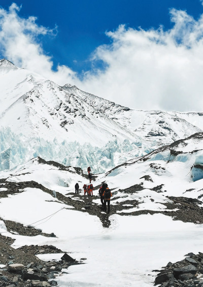 测量登山队抵达海拔6500米营地