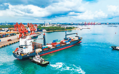 海南自贸港首条洲际集装箱航线开通