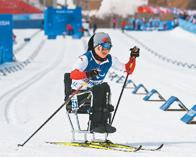 残奥越野滑雪中国队包揽两金