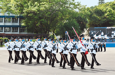 中式步操亮相香港警察学院