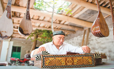 探访“新疆民间手工乐器制作第一村”