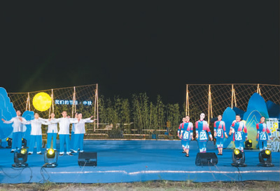 中秋佳节，双塘村举行河阳山歌表演。