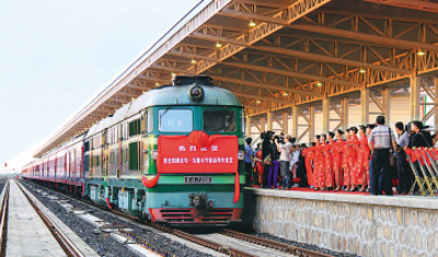 新疆阿勒泰、塔城、克拉玛依告别不通火车历史