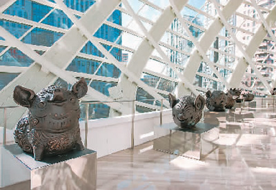 韩美林展出80余件雕塑