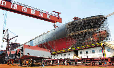 气势宏伟的扬帆造船厂船坞