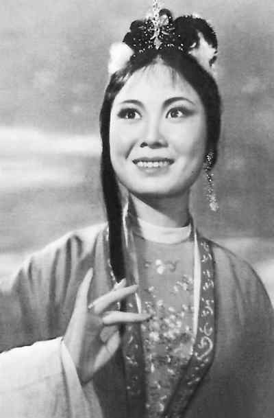 严凤英在电影《牛郎织女》中饰演织女