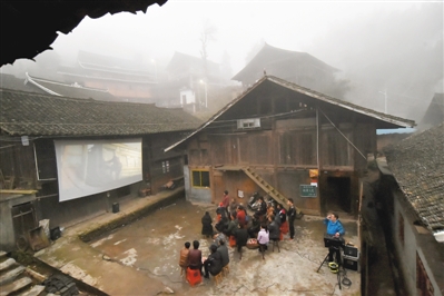 侗族汉子  见证农村从落后到富裕的巨大变化