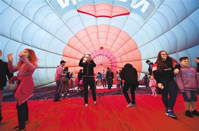 德国波恩举行“热气球节”