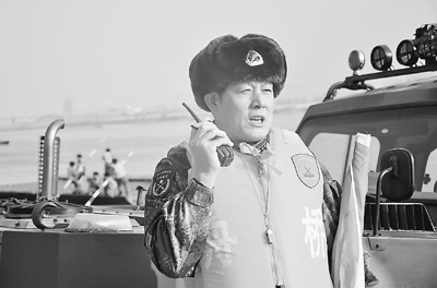 在第21集团军某舟桥团官兵眼里,团长屈