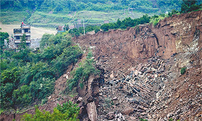 三峡库区发生大面积山体滑坡