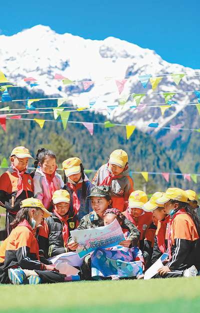 部交通第三支队的战士们来到西藏自治区林芝市波密县古乡武警爱民小学