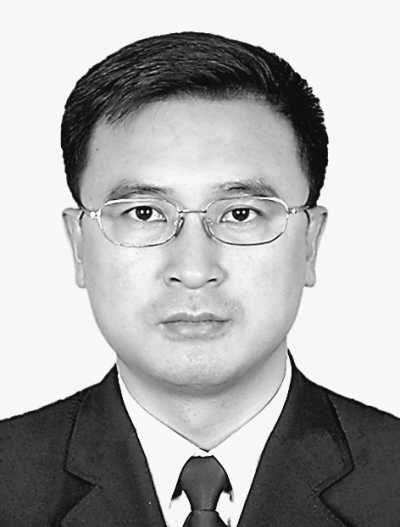 刘奕鹏 男,广东省广州市公安局荔湾区分局昌华派出所副所长,1974年8