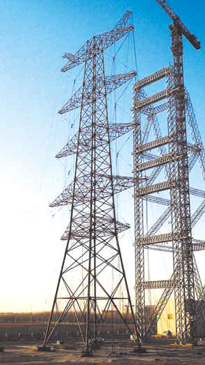 1000kv特高压同塔双回输电线路潜供电流和恢复电压研究